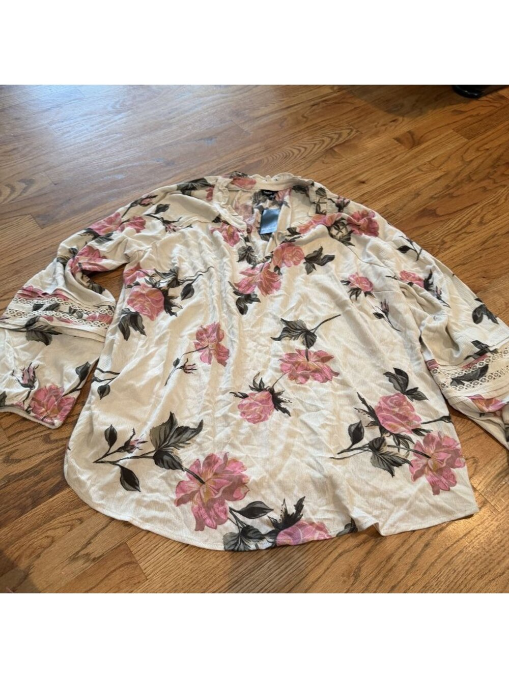 Torrid Womens SIze 3 New Blouse Floral 3x 22-24
